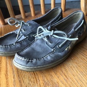 Grey size 8 sperrys